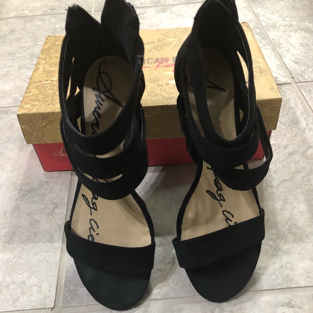 American Rag sandals.